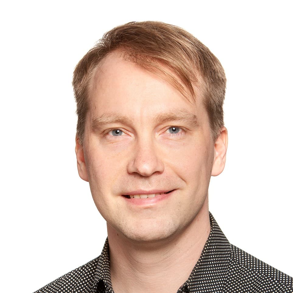 Henrikki Rönkkö Lääketieteen tohtori — Pihlajalinna