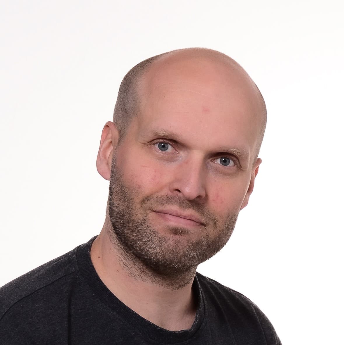 Pekka Tarkiainen  — Pihlajalinna