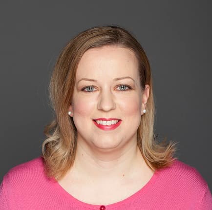 Laura Pöyhönen Lääketieteen tohtori — Pihlajalinna