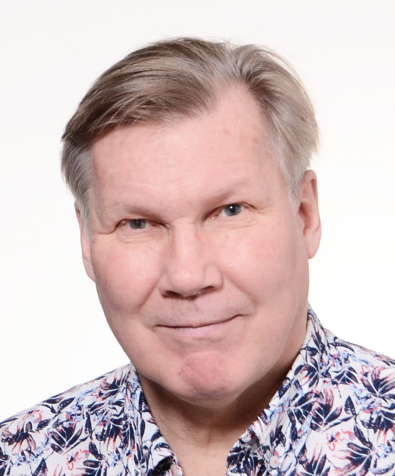 Petri Mattila Dosentti, Lääketieteen ja kirurgian tohtori — Pihlajalinna