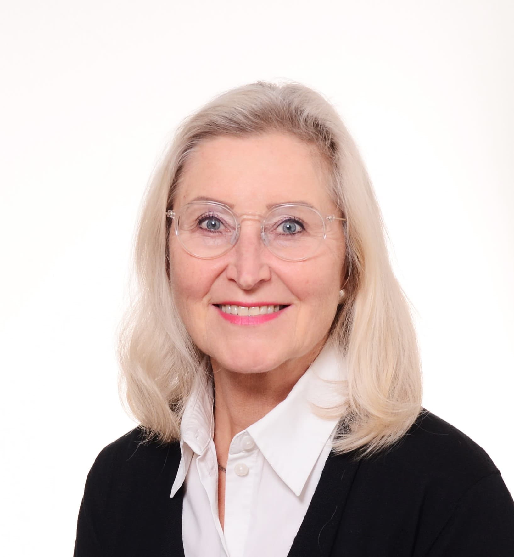 Sirpa Eviö — Pihlajalinna