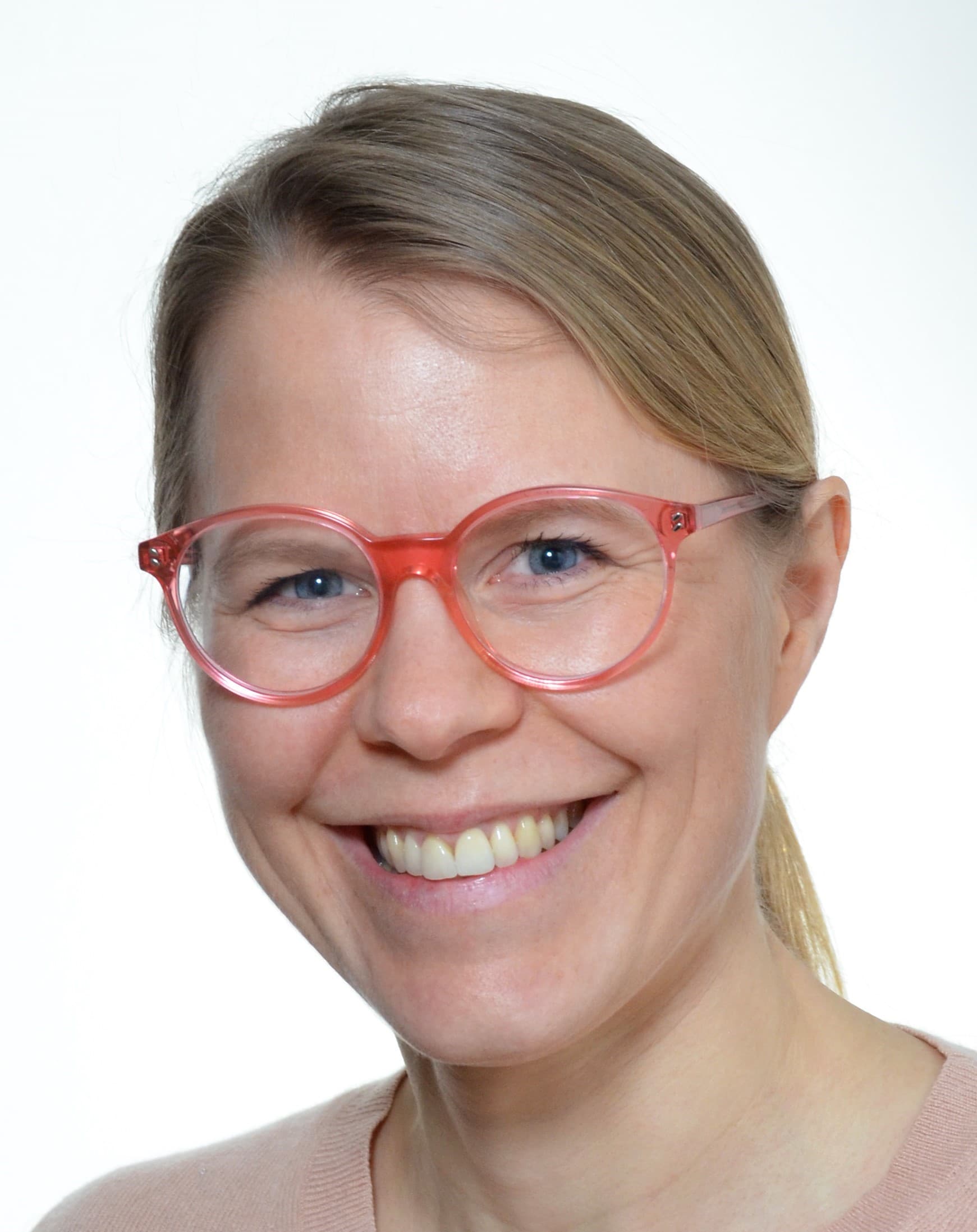 Elina Ylitalo — Pihlajalinna