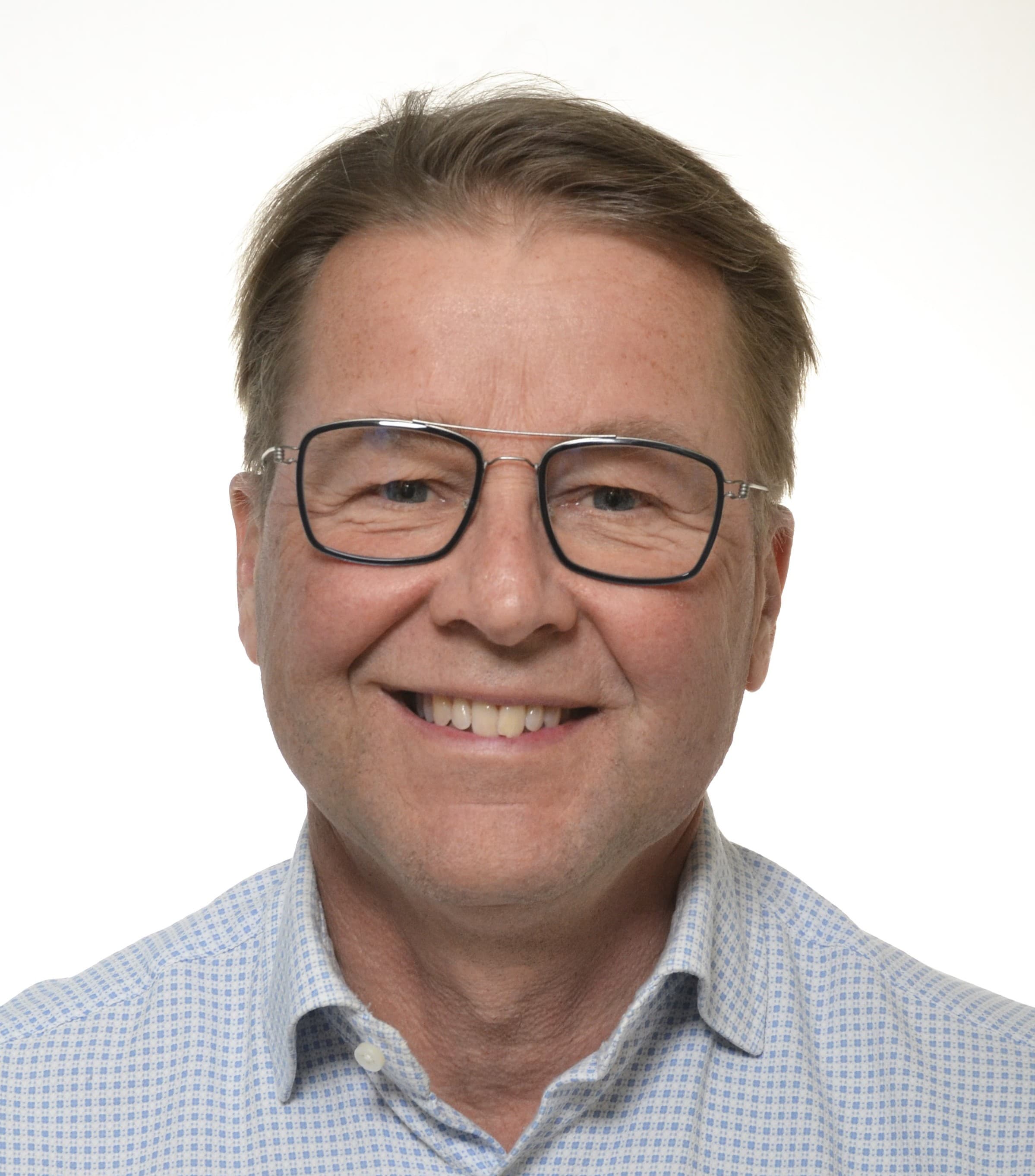 Pekka Nieminen Dosentti, Lääketieteen ja kirurgian tohtori — Pihlajalinna