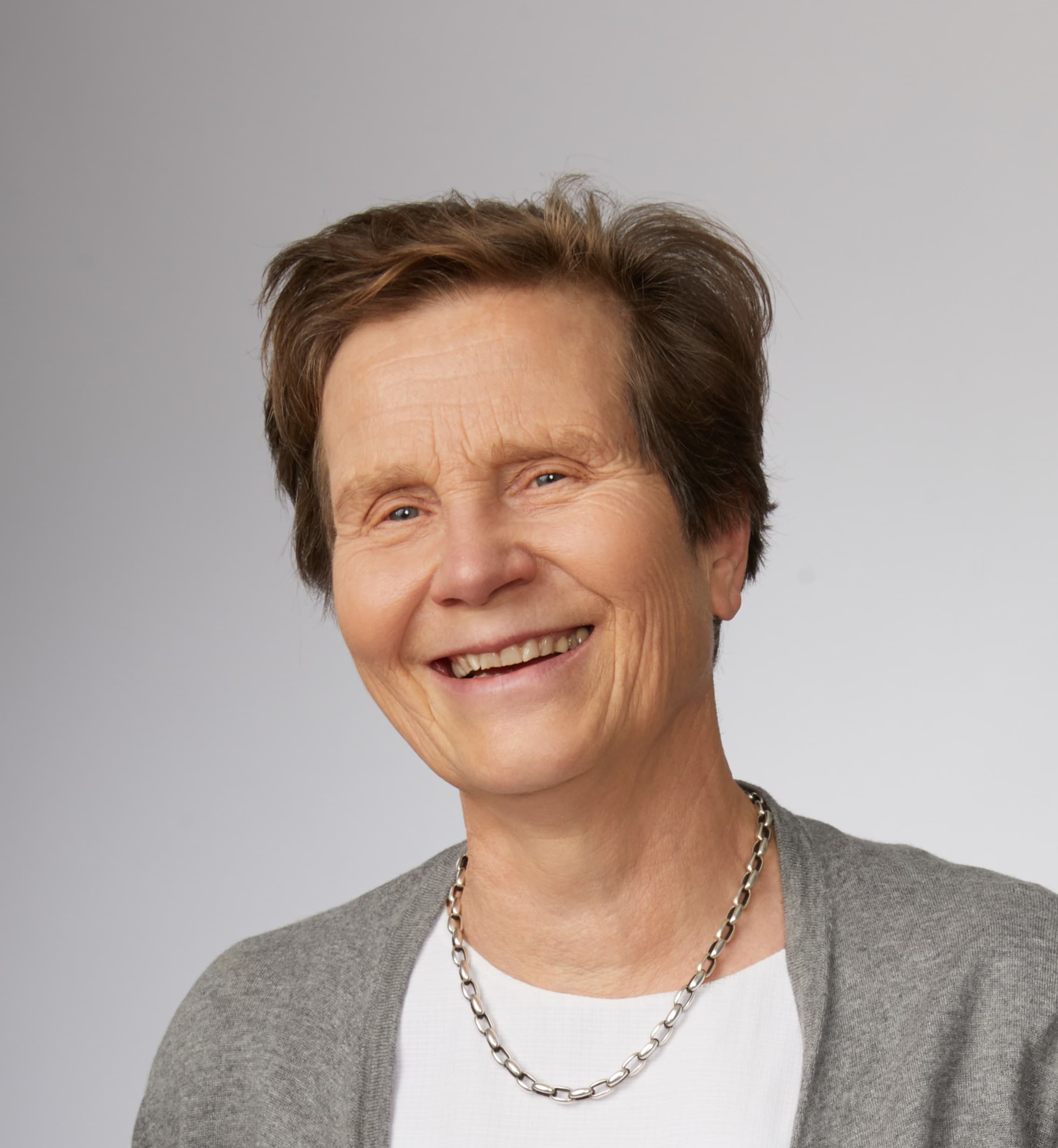 Anna Pelkonen — Pihlajalinna