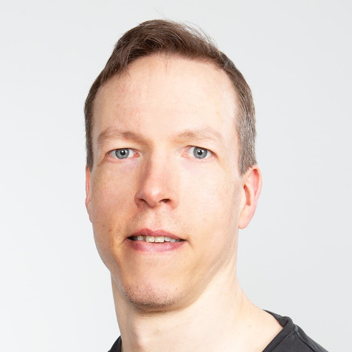 Toni Tuhkio — Pihlajalinna