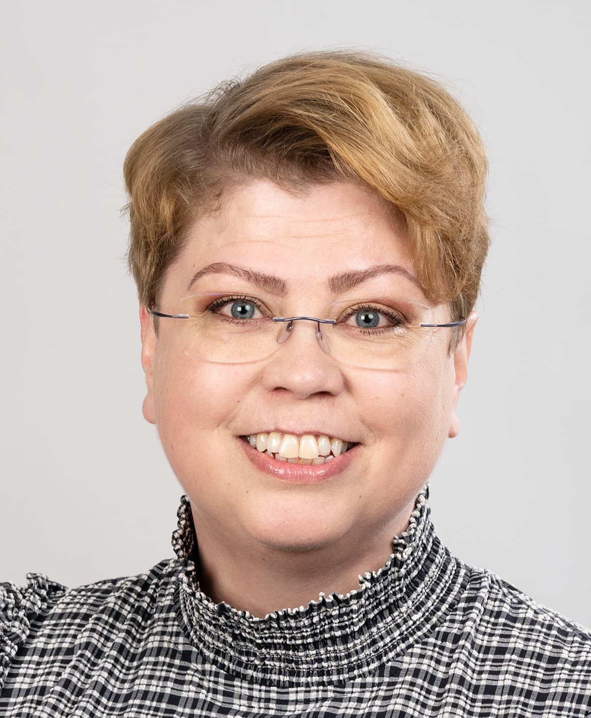 Saara Leskinen, Lääketieteen lisensiaatti — Pihlajalinna