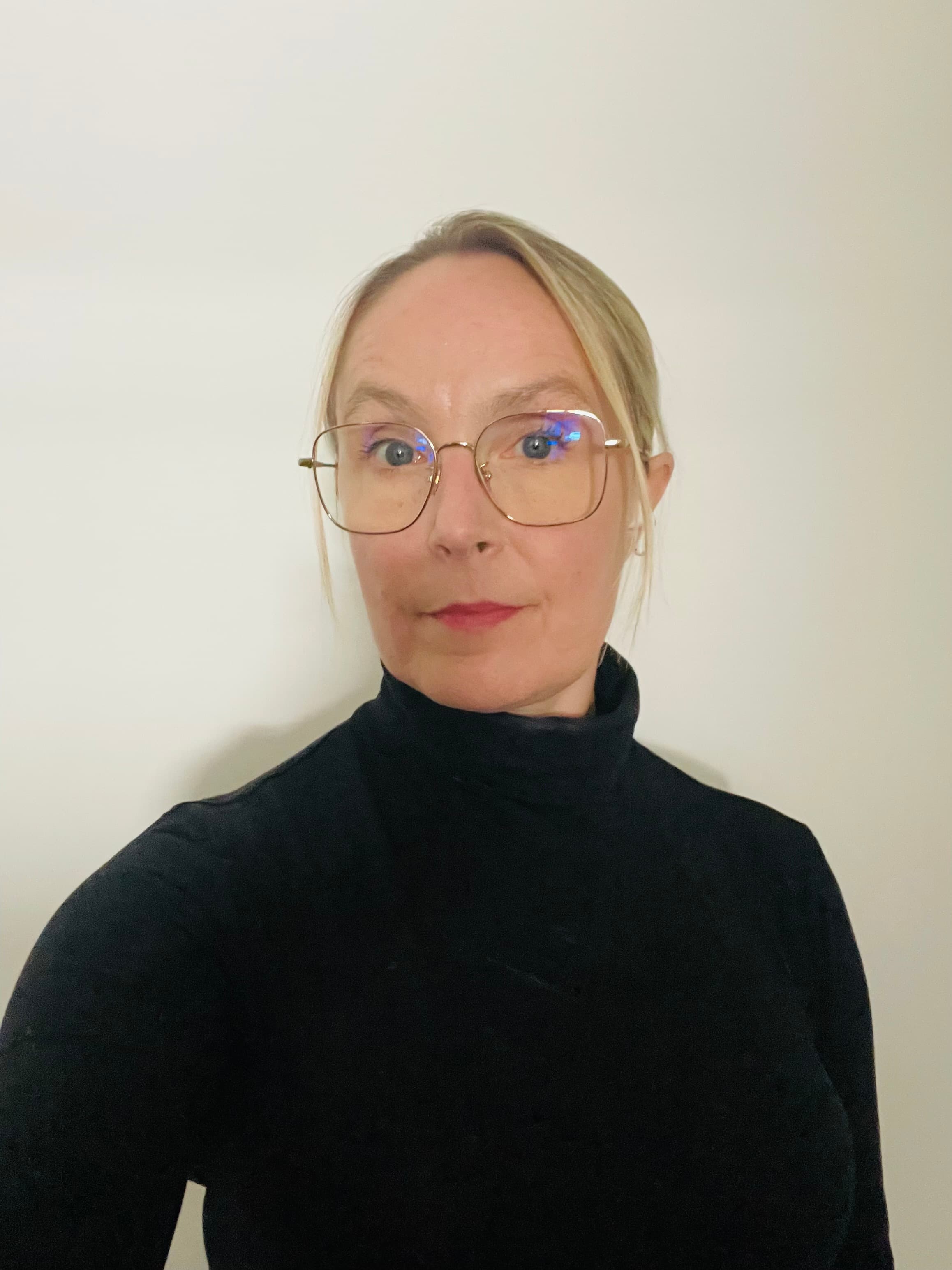 Kaisa Mannola — Pihlajalinna
