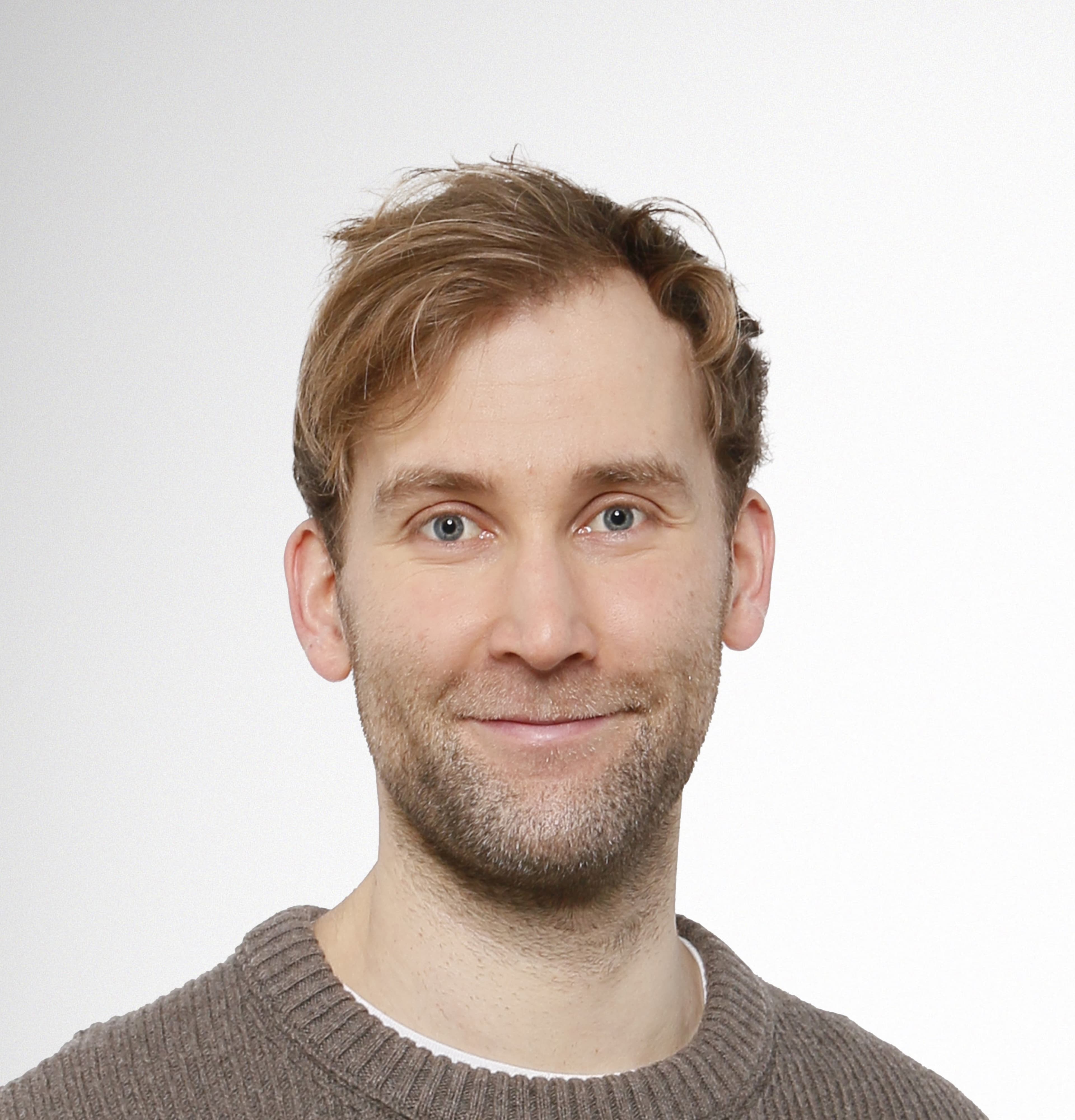 Tuomas Mäkilä — Pihlajalinna