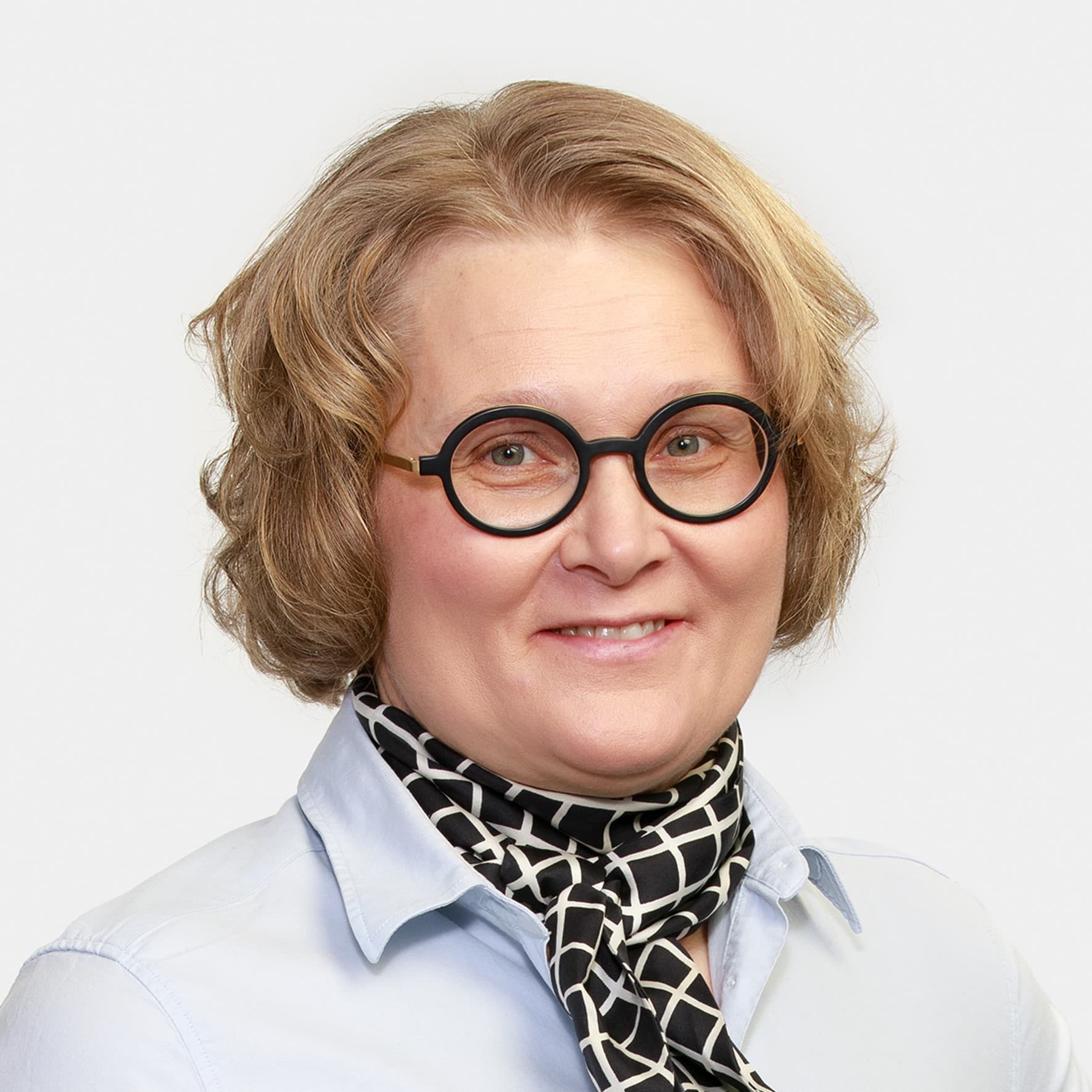 Päivi Tuomivaara — Pihlajalinna